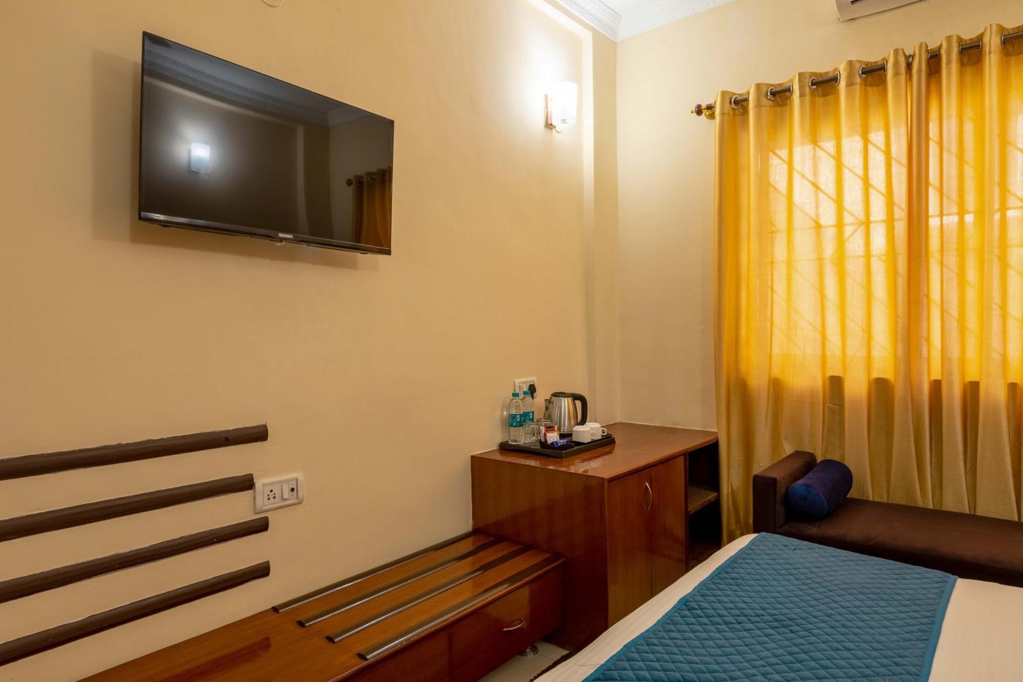 Blue Bliss Hotels By Pph Living Infantry Road Bangalore Exteriör bild